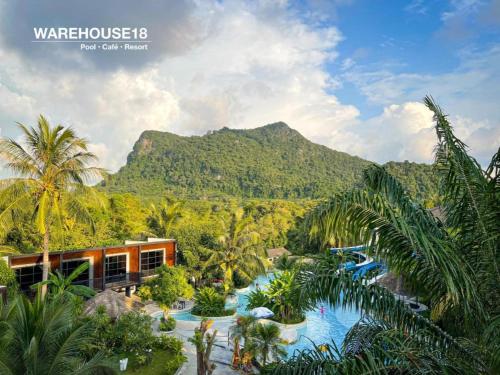 warehouse18 pool cafe resort