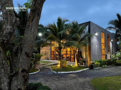 warehouse18 pool cafe resort