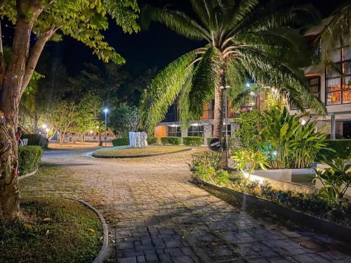 warehouse18 pool cafe resort