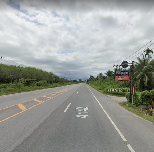 warehouse18 pool cafe resort