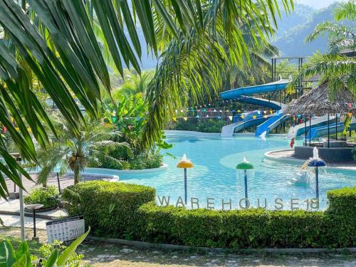 warehouse18 pool cafe resort