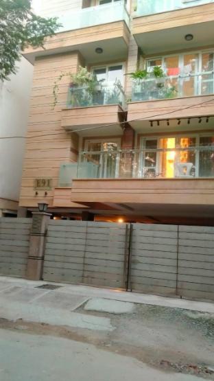 homlee pentagon 5 bhk super luxurious large flat