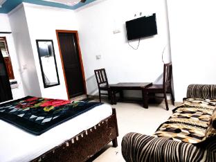 lotus stay 1 min walk in nizamuddin railway st