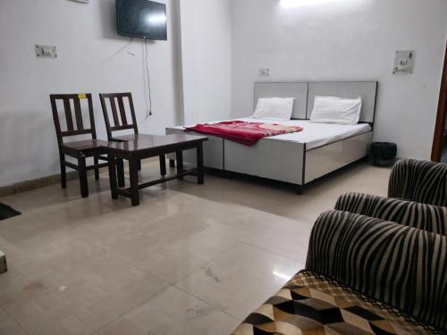Lotus Stay -1 Min Walk In Nizamuddin Railway St,,3 star