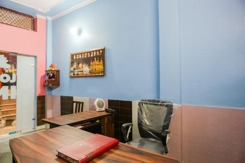 Lotus Stay -1 Min Walk In Nizamuddin Railway St,,3 star