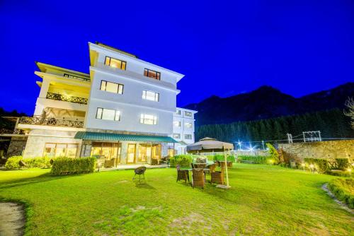 the rock manali by vivaan