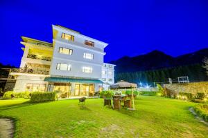 the rock manali by vivaan