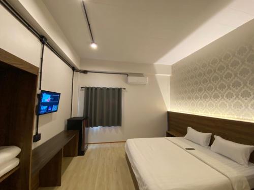 Red Heritage Hotel,,4 star