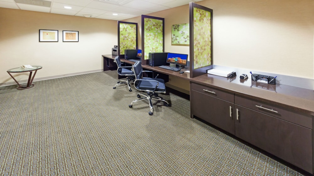 holiday inn express little rock airport by ihg