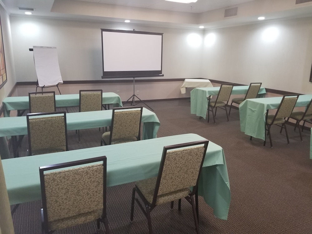 holiday inn express little rock airport by ihg