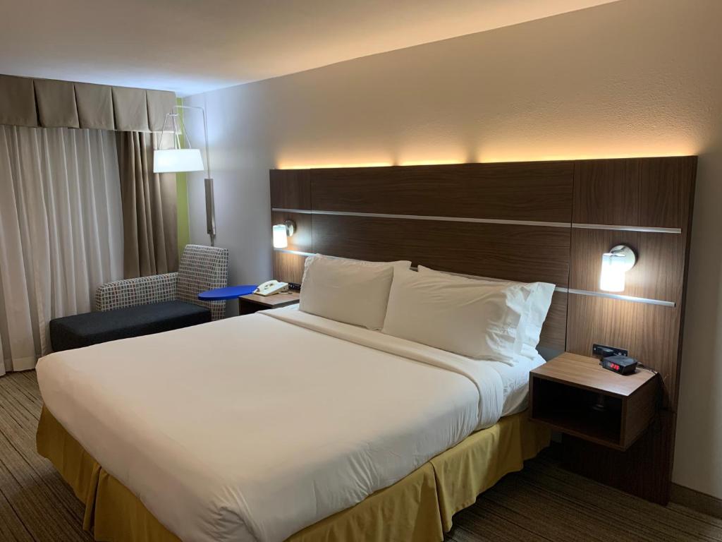 holiday inn express little rock airport by ihg