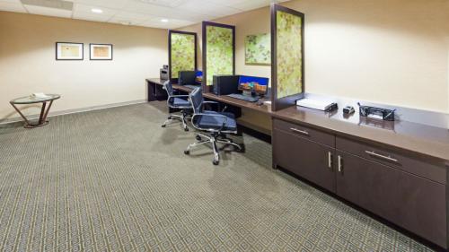 holiday inn express little rock airport by ihg