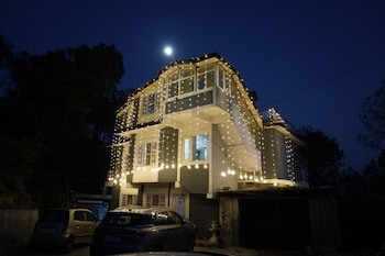 hill side inn by purple tree villa