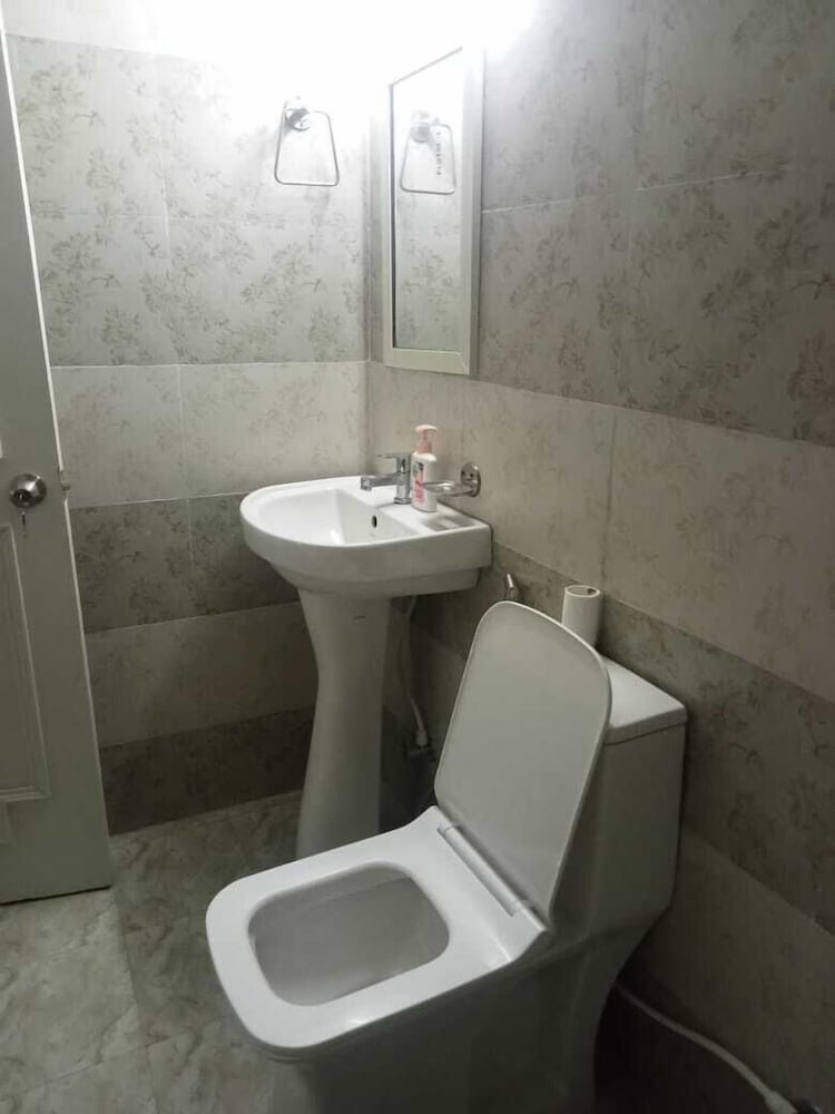 hill side inn by purple tree villa