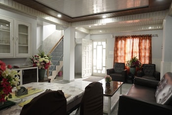 hill side inn by purple tree villa