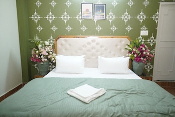 hill side inn by purple tree villa