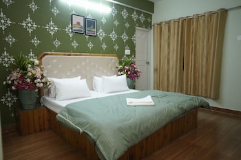 hill side inn by purple tree villa