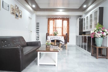 hill side inn by purple tree villa