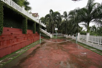 siddhant hill resort