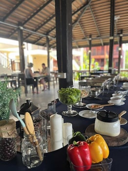 rainforest huahin village hotel