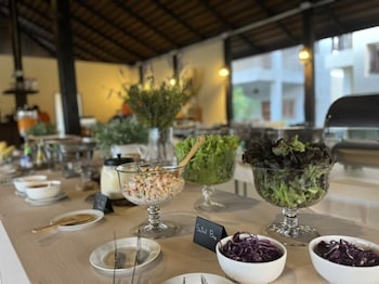 rainforest huahin village hotel