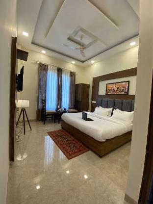hotel woodlark zirakpur