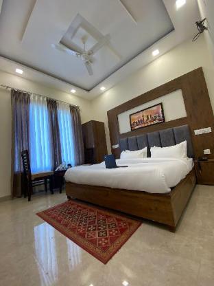 hotel woodlark zirakpur
