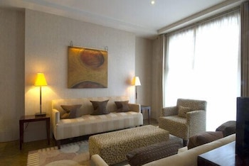 Taj 51 Buckingham Gate, Suites And Residences,North London>>London,5 star