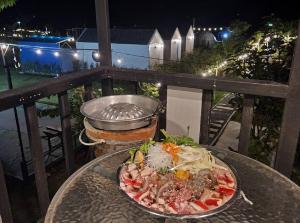 phu ing na cafe and resort