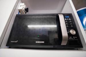 entire luxurious apartment with kitchen near metro