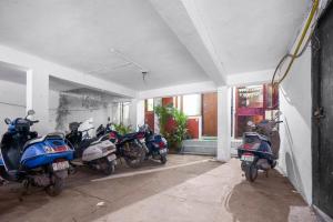 entire luxurious apartment with kitchen near metro