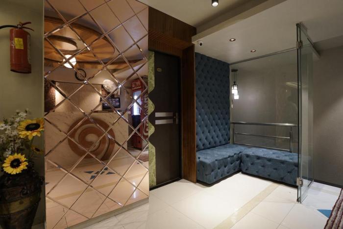 amber corp inn near nesco exhibition center