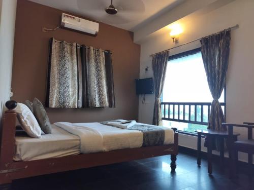 Le Grace Apollo,,3 star