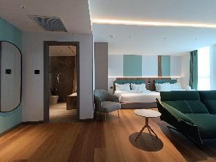 j hotel