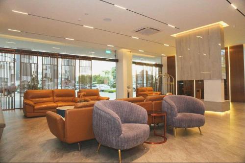 j hotel