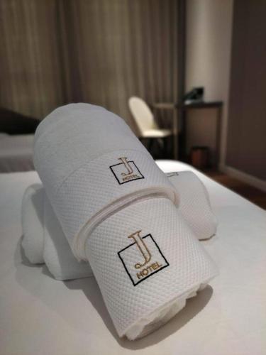 j hotel