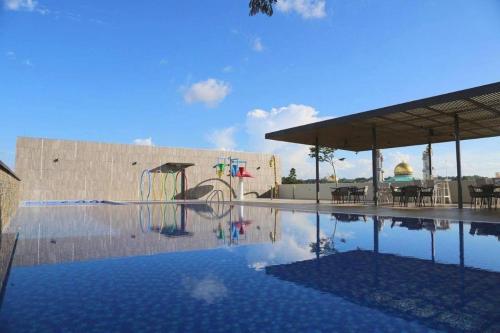 J Hotel,,4 star