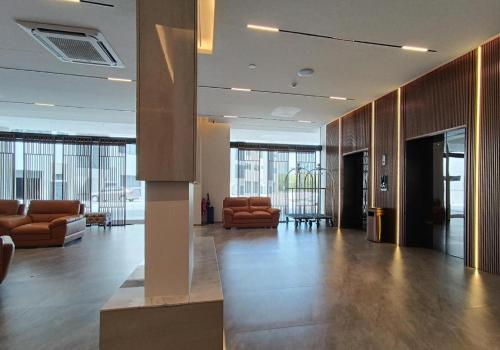 j hotel