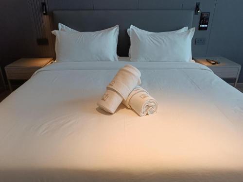 j hotel