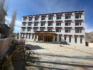hotel dekiling ladakh