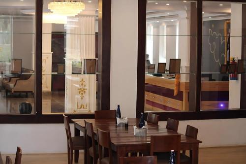 hotel dekiling ladakh