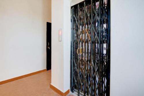 super hotel o prakash inn