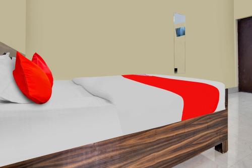 super hotel o prakash inn