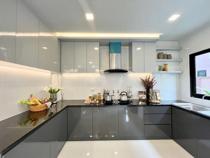 southern peak pool villa huayyai pattaya