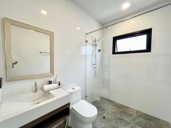 southern peak pool villa huayyai pattaya