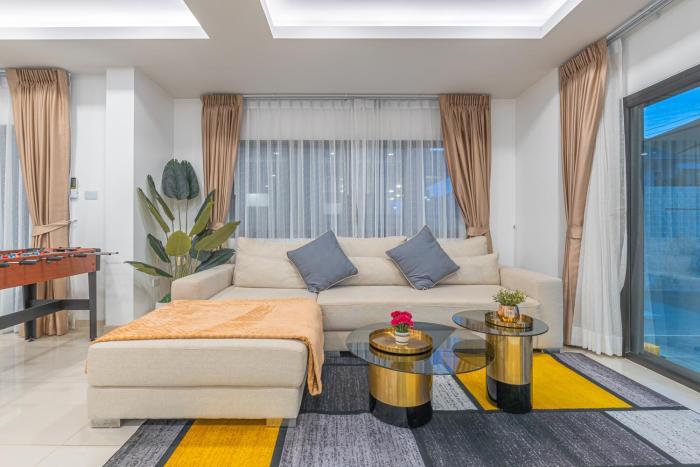 southern peak pool villa huayyai pattaya