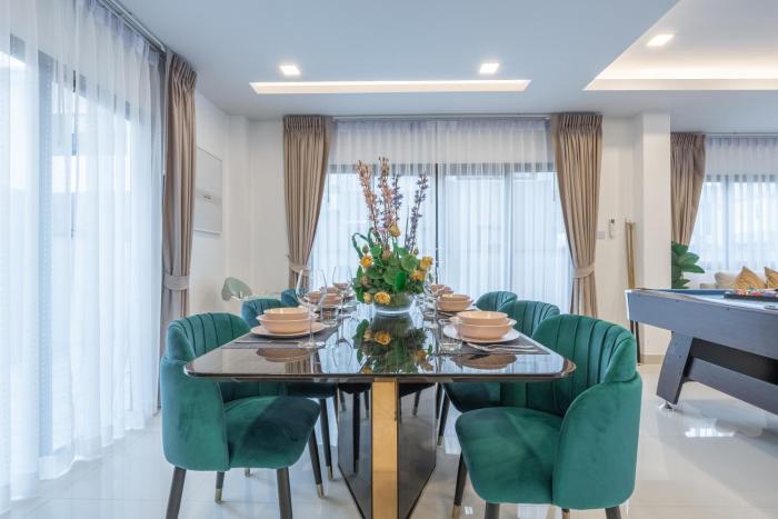 southern peak pool villa huayyai pattaya
