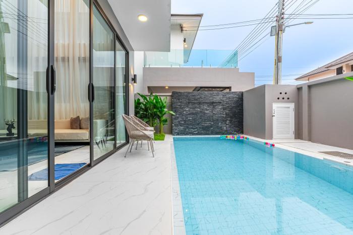 southern peak pool villa huayyai pattaya