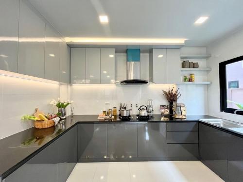 southern peak pool villa huayyai pattaya