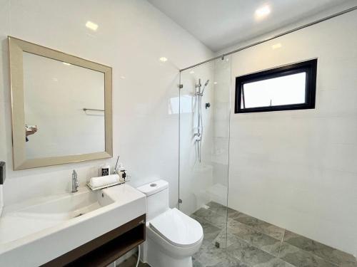 southern peak pool villa huayyai pattaya